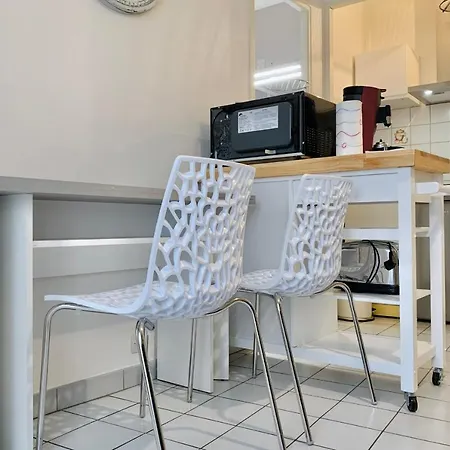 Small Quiet And Fully Renovated T2 #cs Διαμέρισμα *