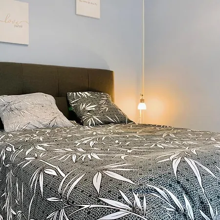 Small Quiet And Fully Renovated T2 #cs Γκρενόμπλ